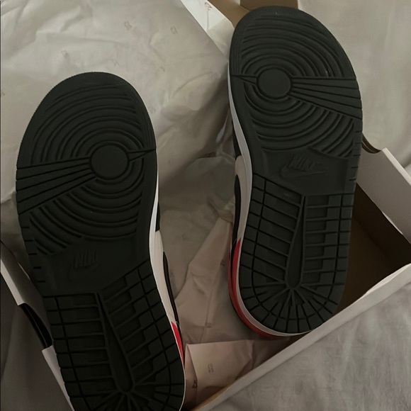 Air Jordan Sneakers Black White Red - Picture 3 of 5